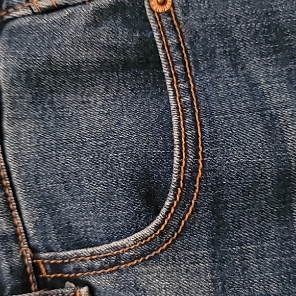 Old Navy Denim Shorts - Picture 3 of 8